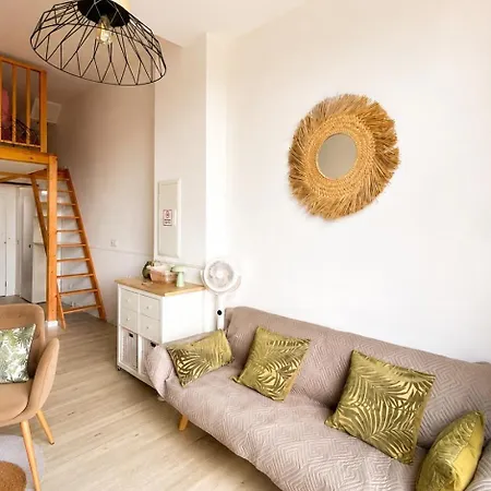 Renove Rare Au Centre Du Village Cap Esterel Separee -piscines Et Parking *