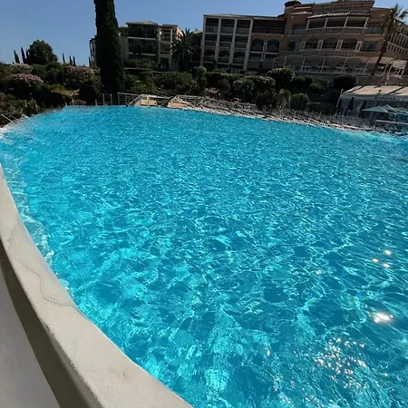 Renove Rare Au Centre Du Village Cap Esterel Separee -piscines Et Parking *