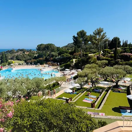 Renove Rare Au Centre Du Village Cap Esterel Separee -piscines Et Parking 公寓