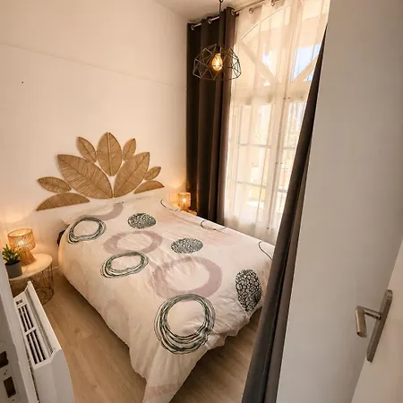 Renove Rare Au Centre Du Village Cap Esterel Separee -piscines Et Parking *